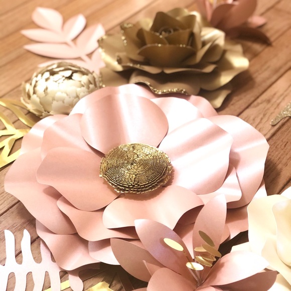 Paper Flower Set - Picture 4 of 12